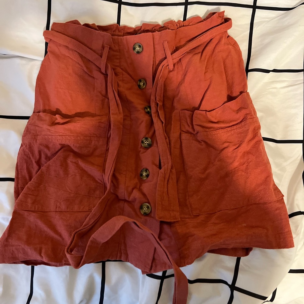 Short cotton skirt with pockets